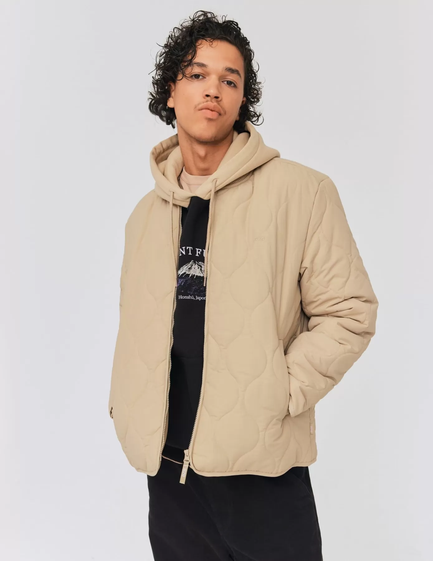 Shop BZB Blouson bomber matelassé Beige