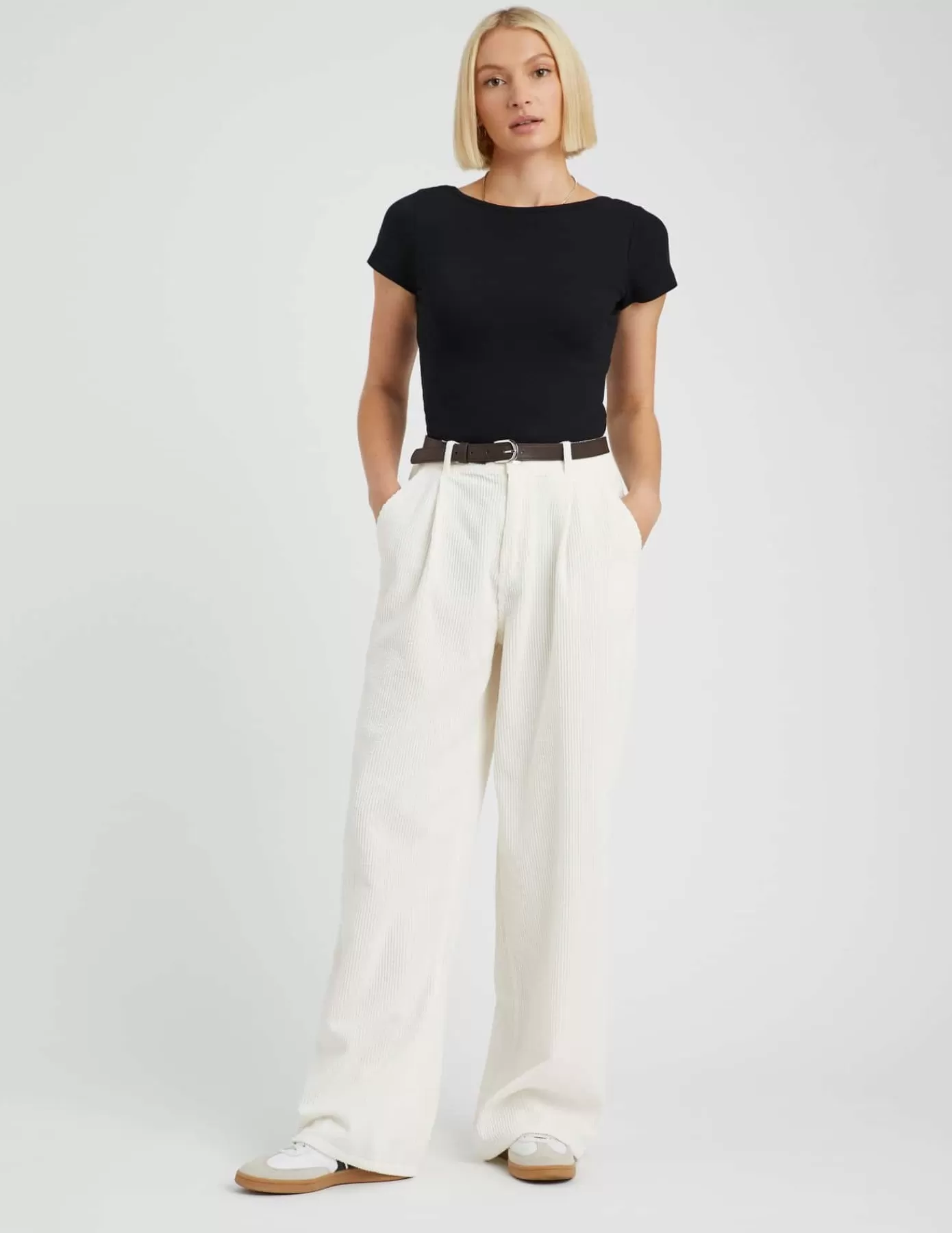 Shop BZB Pantalon velours wide leg à pinces Blancécru