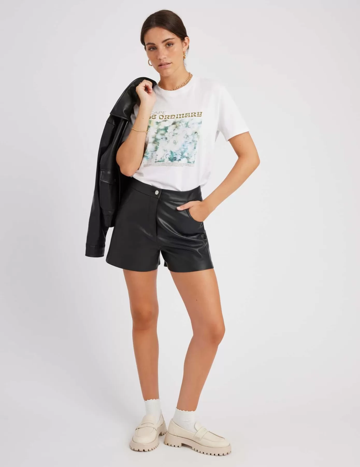 Store BZB Short tissu enduit Noir