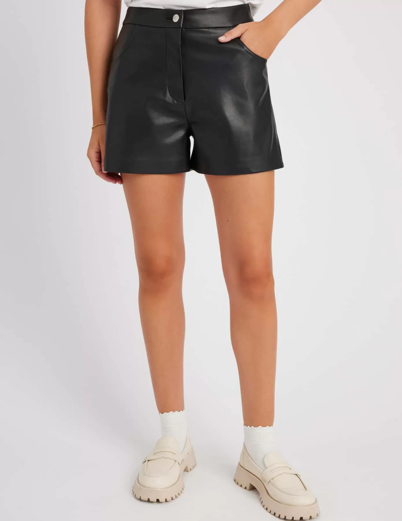 Store BZB Short tissu enduit Noir